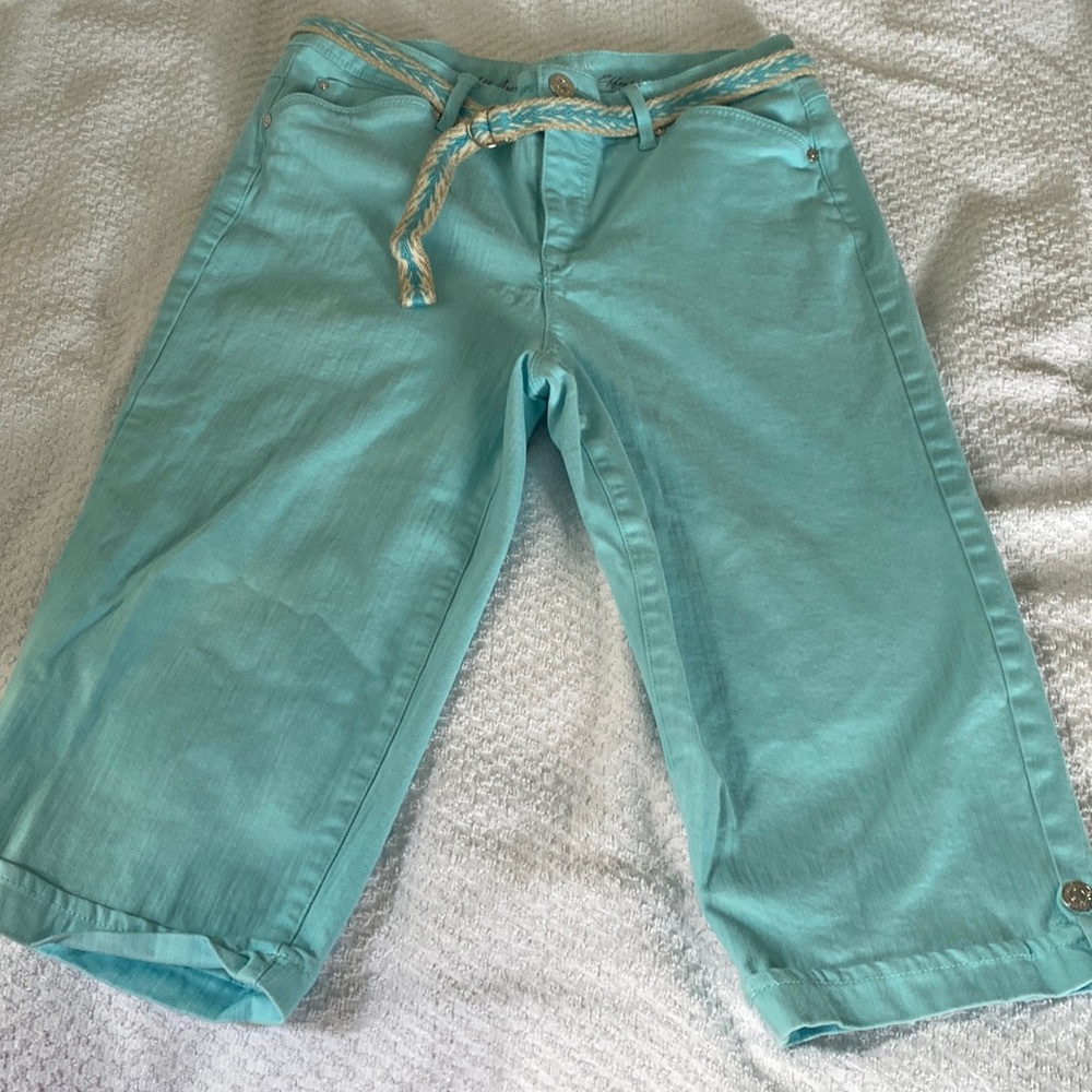 Gloria Vanderbilt capris